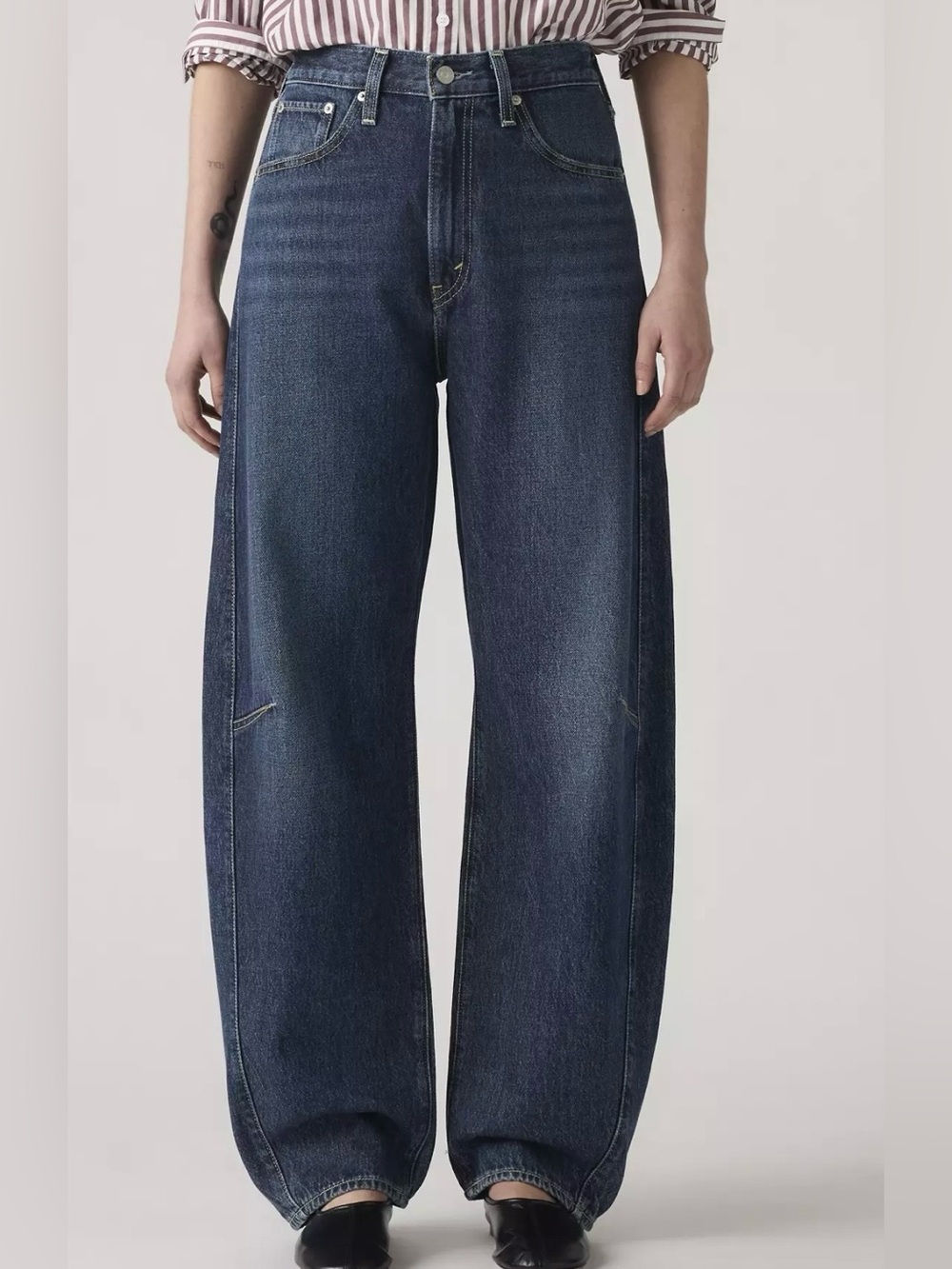 Levi’s Cinch Waist Barrel Women’s Jeans - 33” W x 29” L